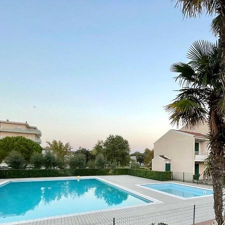 Apartment Caorle De Lux Swimming Pool, Parking, Garden Екстер'єр фото