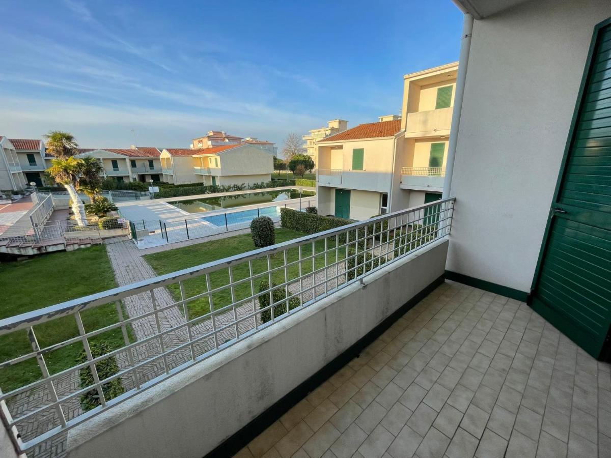 Apartment Caorle De Lux Swimming Pool, Parking, Garden Екстер'єр фото